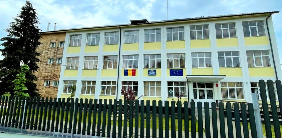 Școala Gimnazială „AVRAM IANCU” Beliș
